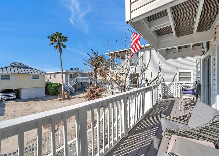 19802 Gulf Blvd Unit B *