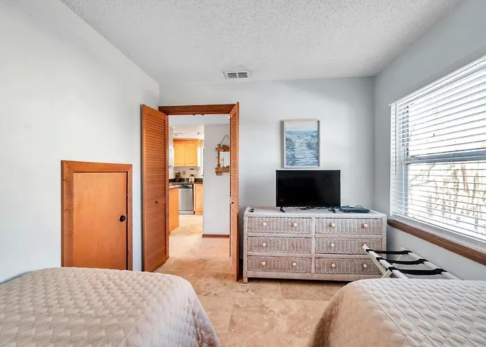 19802 Gulf Blvd Unit B * Clearwater Beach